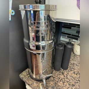 Travel Berkey with 2 black filters LIKE NEW!!!